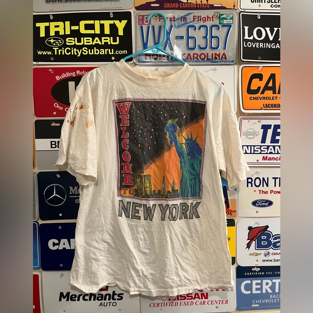 Vintage “Welcome to New York” Statue of Liberty Art Design Tee